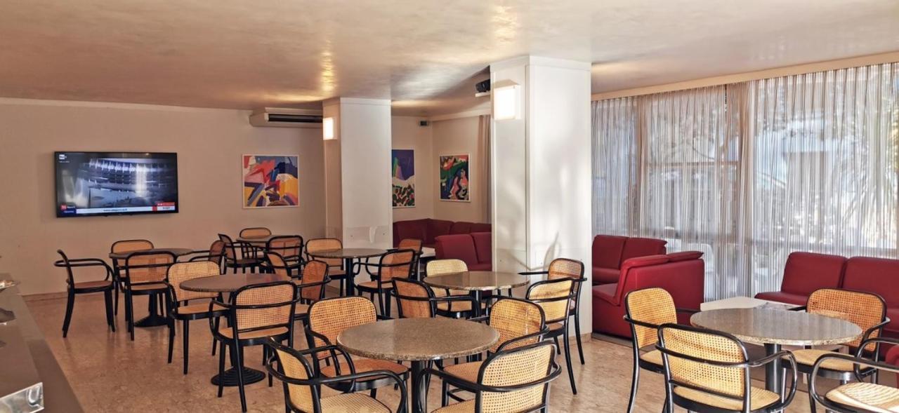 Hotel Cosmos Rimini Kültér fotó