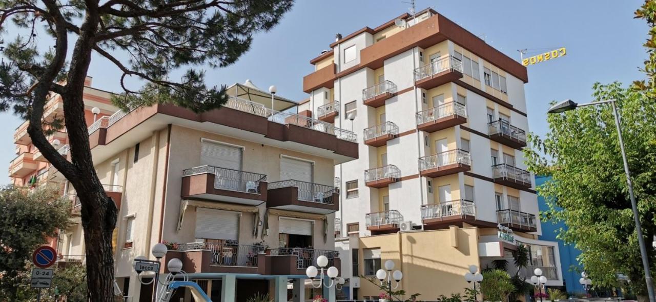 Hotel Cosmos Rimini Kültér fotó