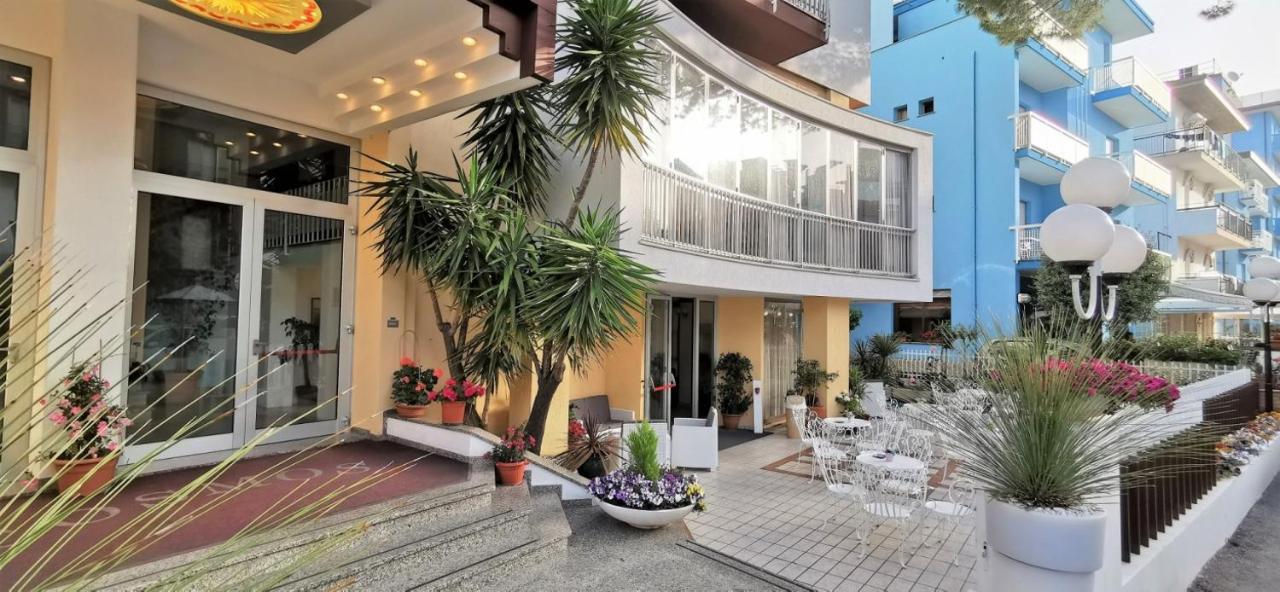 Hotel Cosmos Rimini Kültér fotó