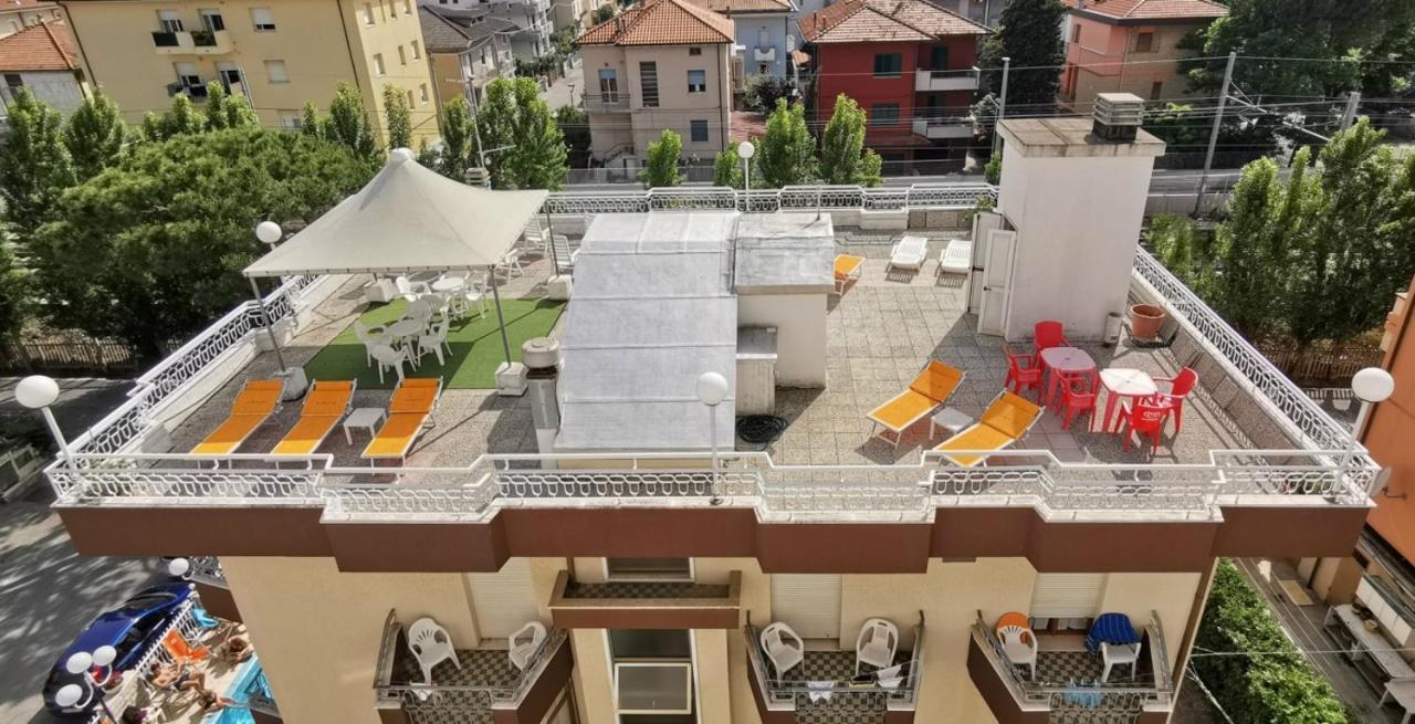 Hotel Cosmos Rimini Kültér fotó